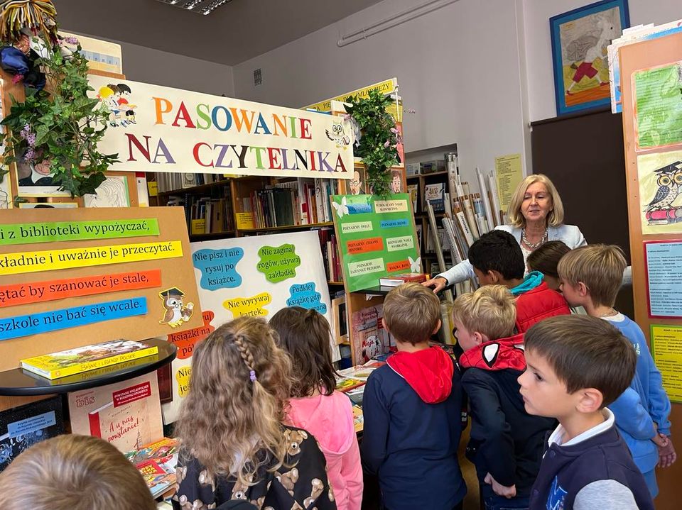 Pasowanie na Czytelnika w klasach II SP