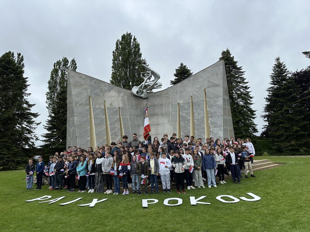 Na Cmentarzu Wojskowym