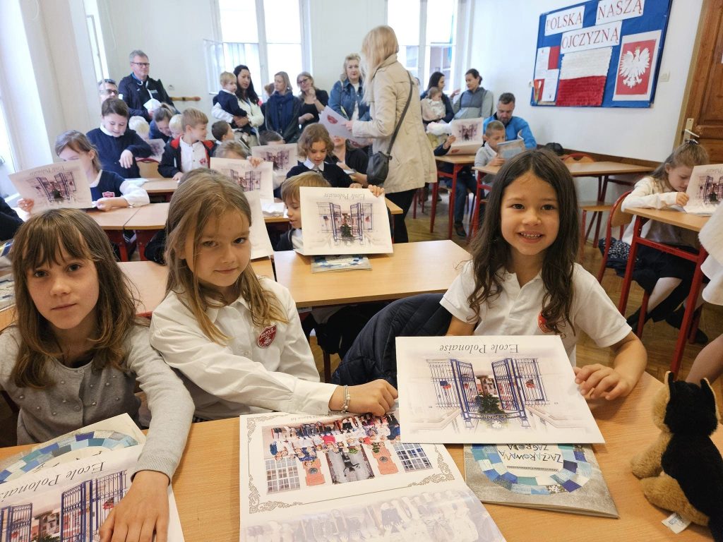 Koniec roku szkolnego. Sobota. Klasy SP.