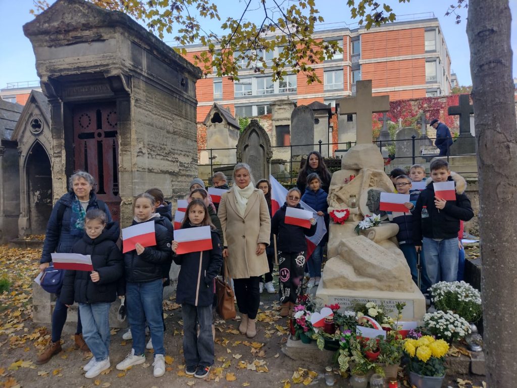 Odwiedzamy groby Polaków na paryskich cmentarzach